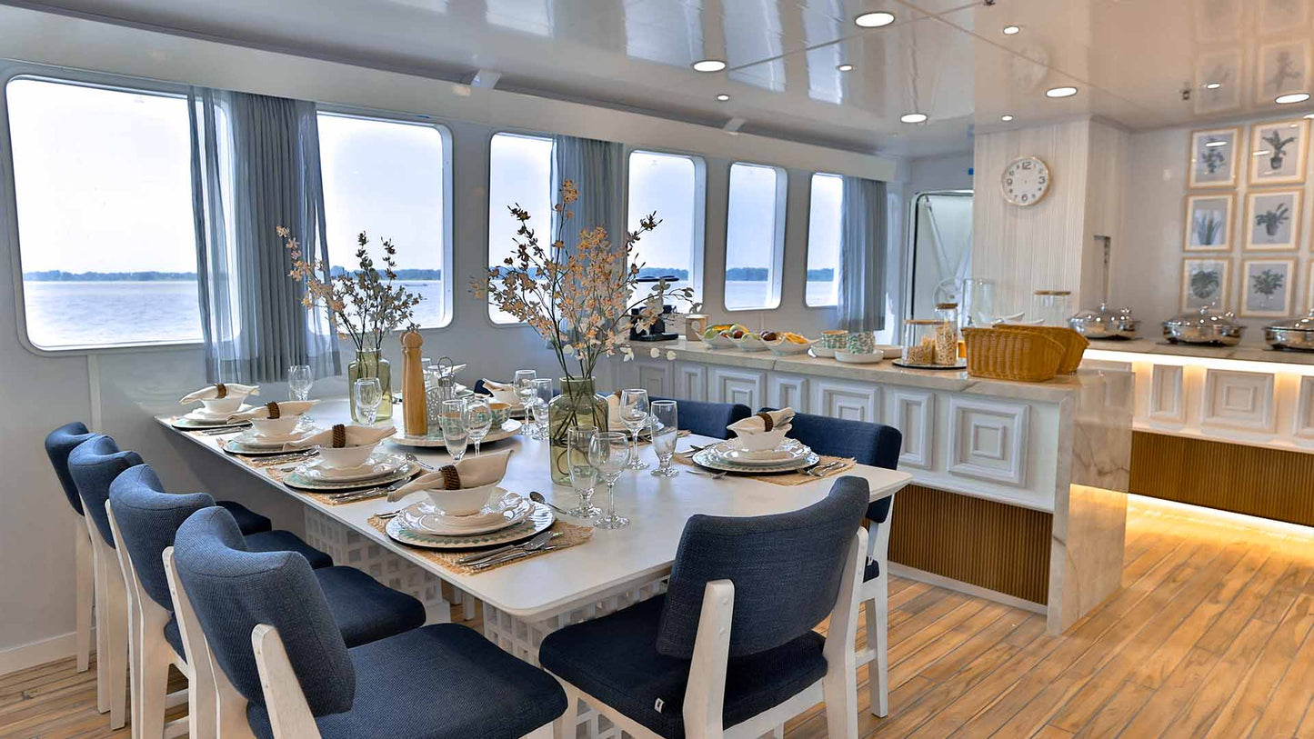 Liveaboard to Darwin & Wolf Dec 23rd